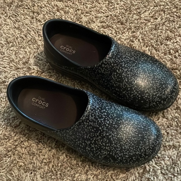 CROCS Shoes - Dual crocs comfort clogs